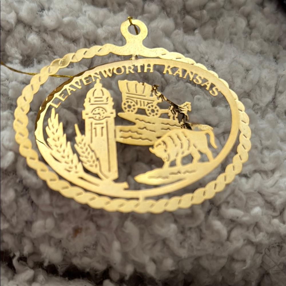 Leavenworth Kansas Gold Ornament